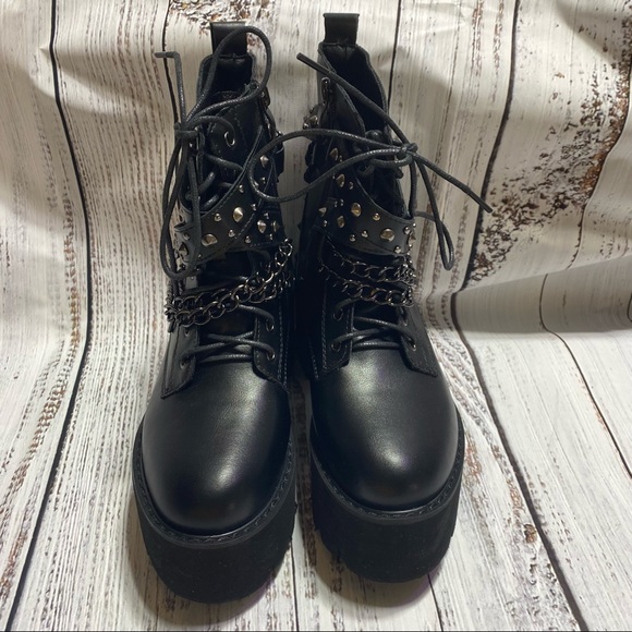 Black Platform Shoes with Chains and Studs Size 5.5 NWOB - Picture 2 of 6